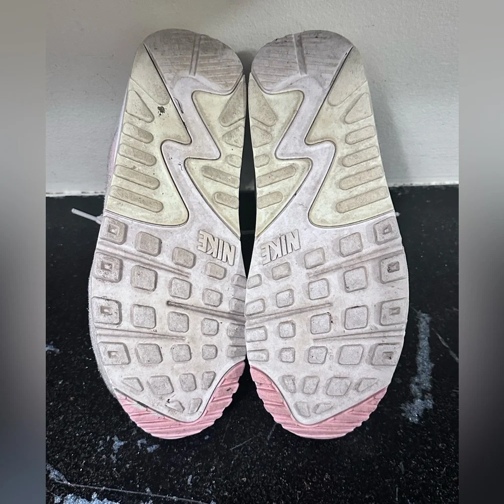 Nike Air Max Women’s Size 7.5